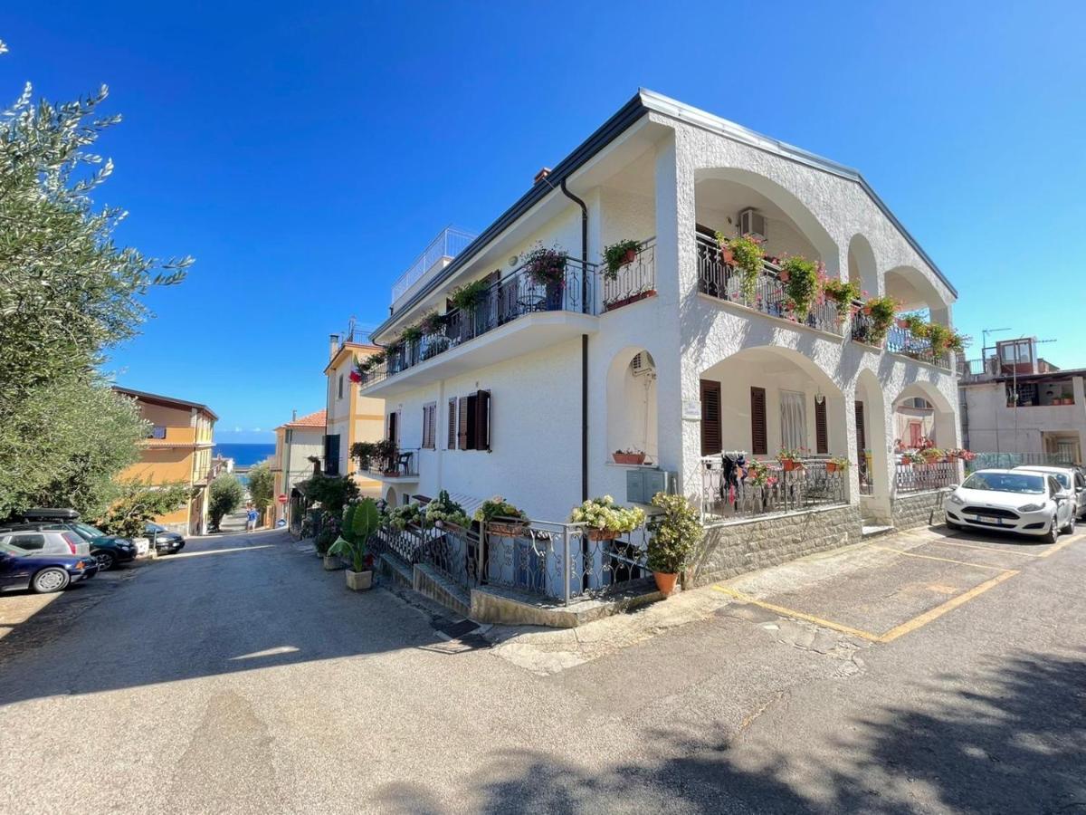 Casa Talamo/ Appartamento Mara Marina di Camerota Esterno foto